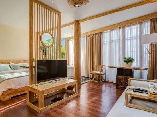 Huatian Yueshe Inn (Lijiang Chanmian)