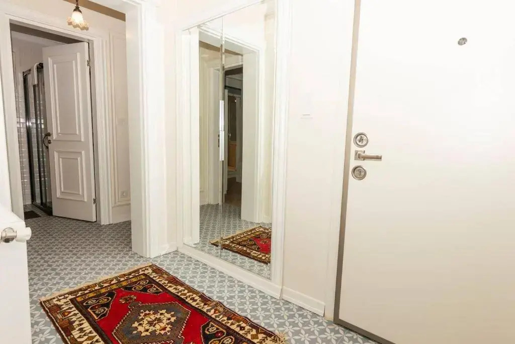 Yakamoz 2 BR Stylish House with garden in Kadikoy
