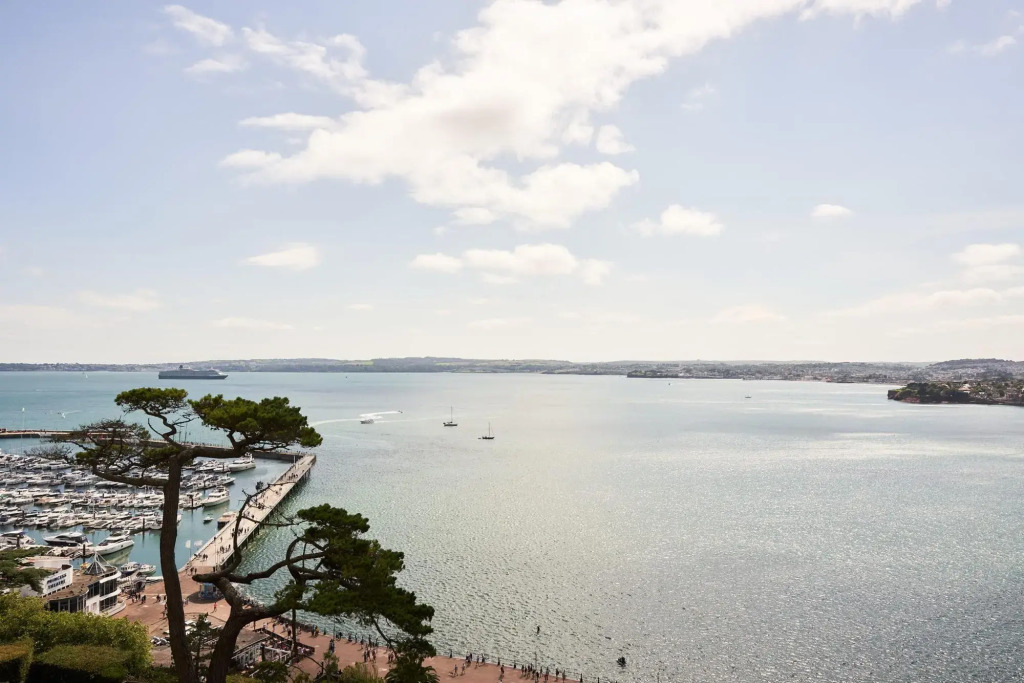 The Maidencombe Studio - Comfortable Couples Retreat with Stunning Coastal Views