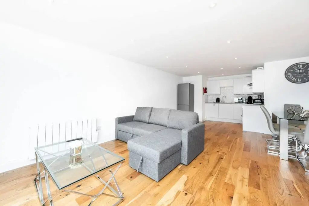 Large Apartment close to London BR1 II