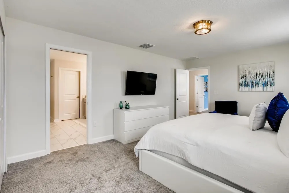 8908 CC - 6BR Luxury Home: Private Pool