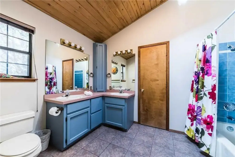 Christi and Don's Nuthouse by Ruidoso Vacation Rentals