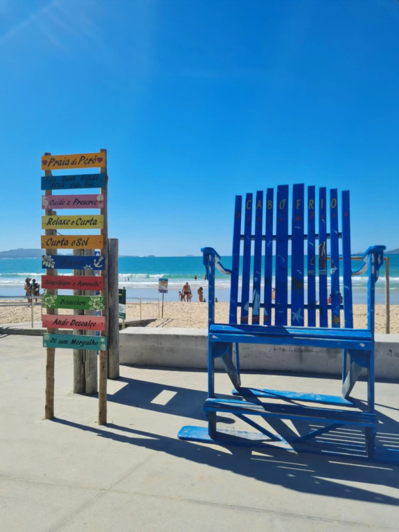 Lindissima Casa de Praia com Churrasqueira, 3 Qts-2Suites- 3 banheiros- Praia do Peró- Cabo Frio, Ótima localização com sala de jogos,Qdra de esportes, Parquinho para Crianças, Uma Qdra da Praia