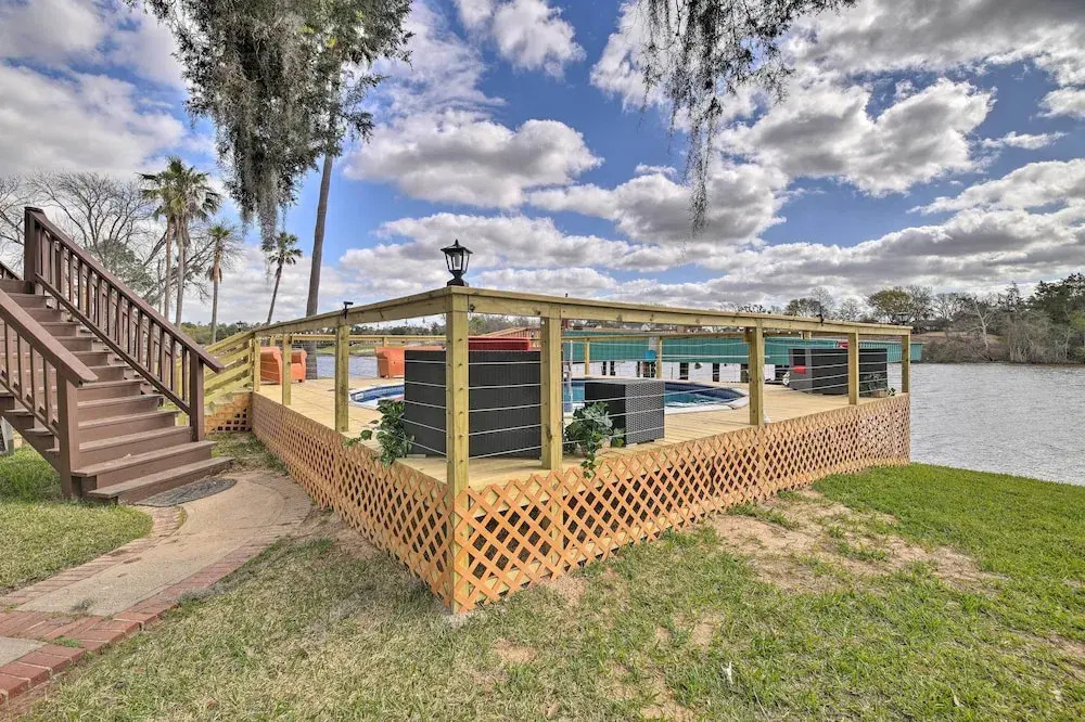 Waterfront San Jacinto River Home w/ Boat Slip!