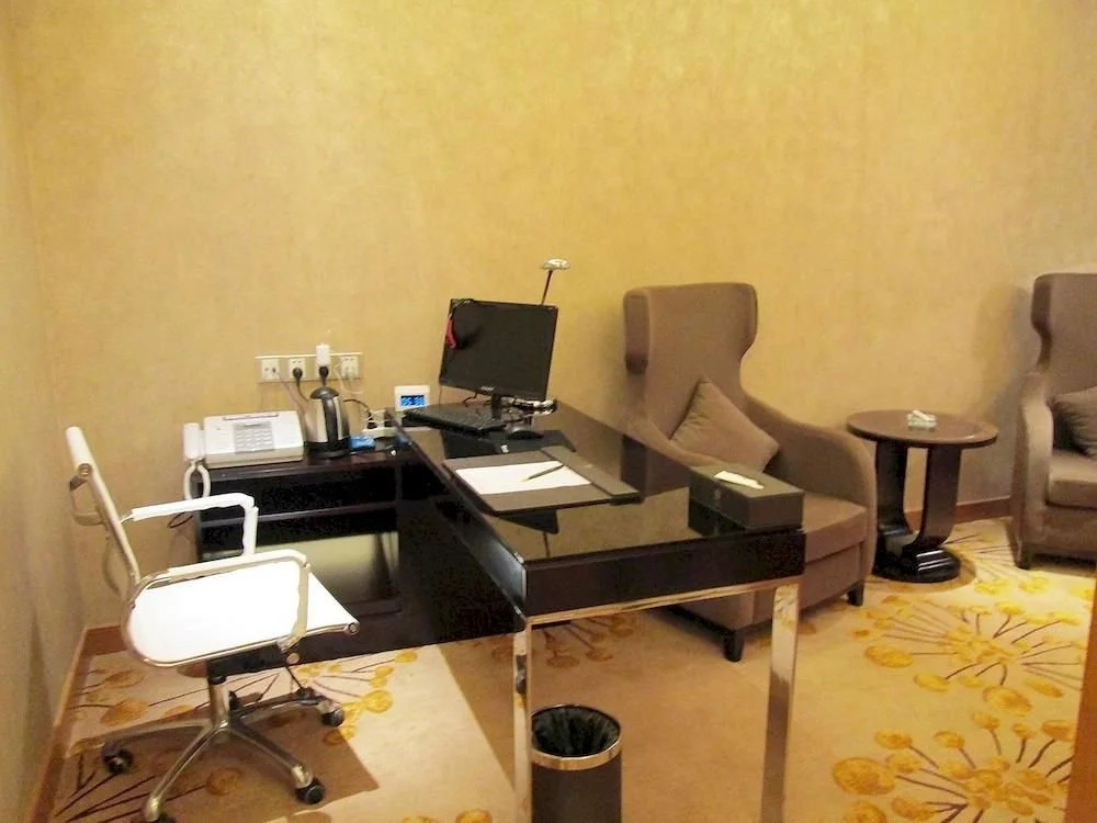 James Joyce Coffetel Nanchang Railway Station Wanguo International
