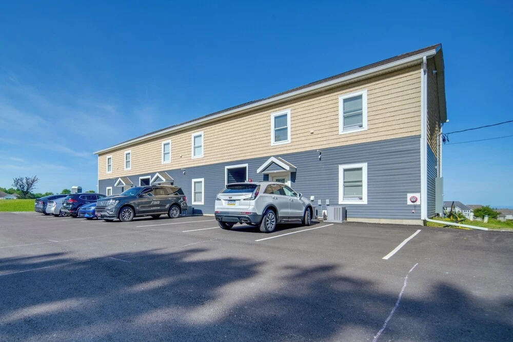 4 Mi to Lake Erie: Condo in Golf Community