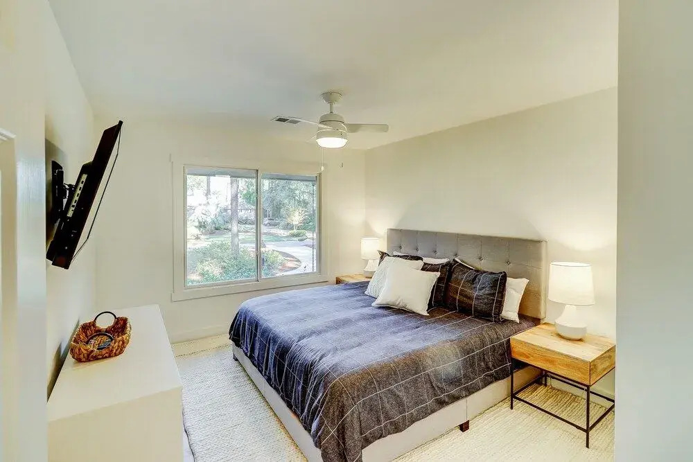 49 Governors - 3 Br Home