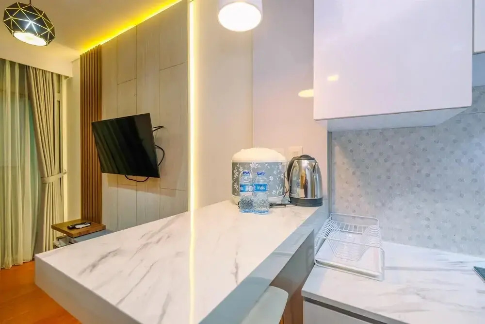 Fancy and Fabulous 1BR at Pejaten Park Apartment