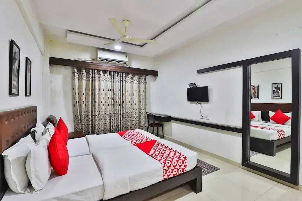 Oyo 24135 Hotel Anand Inn