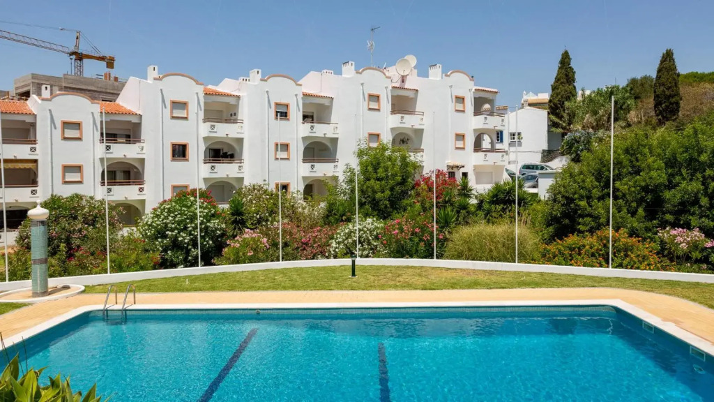 Charming Beachside Apartment w/ Pool by LovelyStay