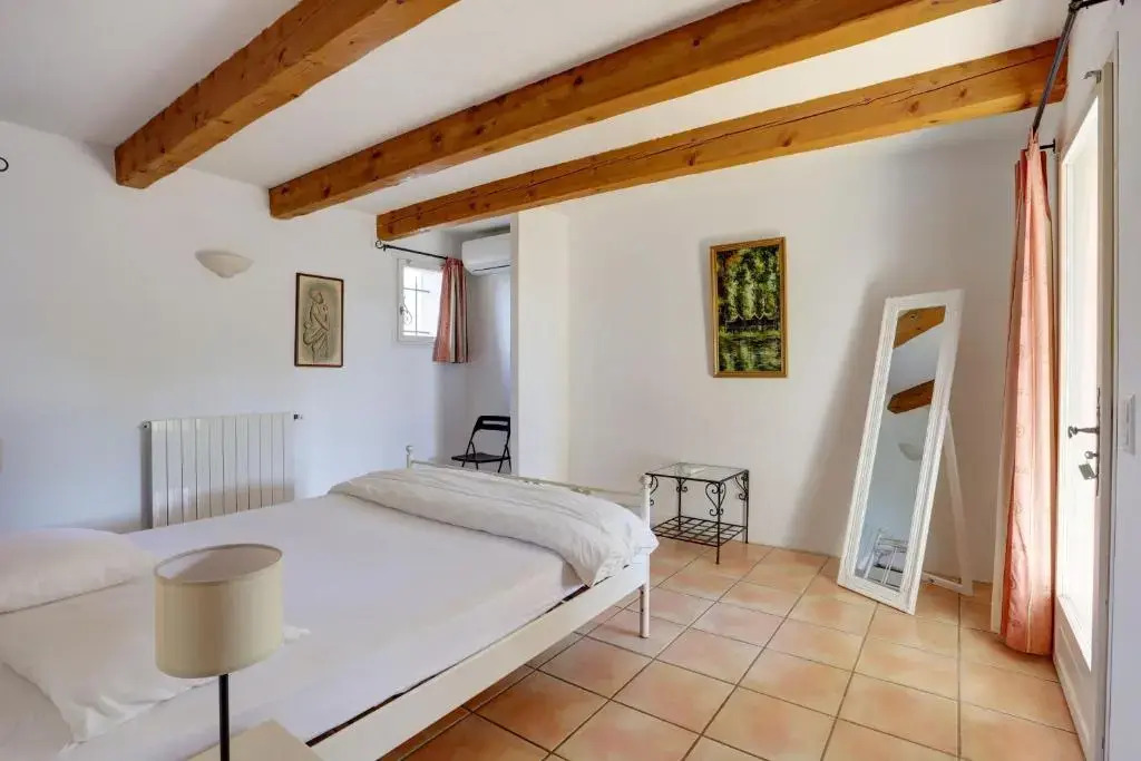 villa de charme, 8 pers, climatisée, piscine chauffée, calme garanti