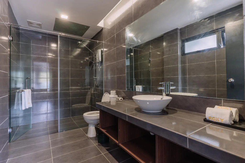 Roxy Sematan Villa & Townhouse