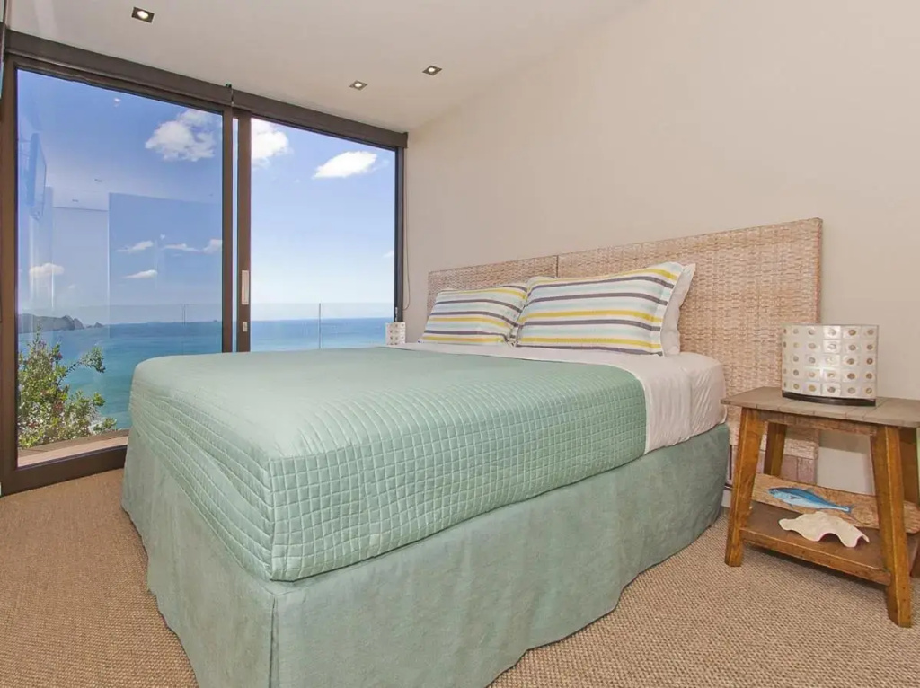 The Lookout - Tairua Holiday Home