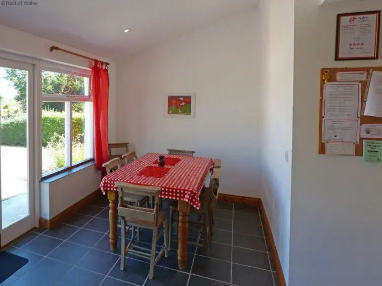 Holiday Home Ger y Nant