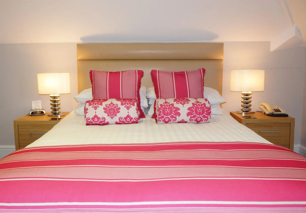 The Lawn Guest House Gatwick