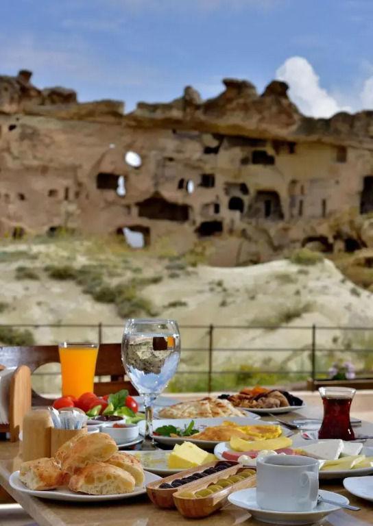 Seki Cave Hotel, Wake Up to Hot Air Balloons