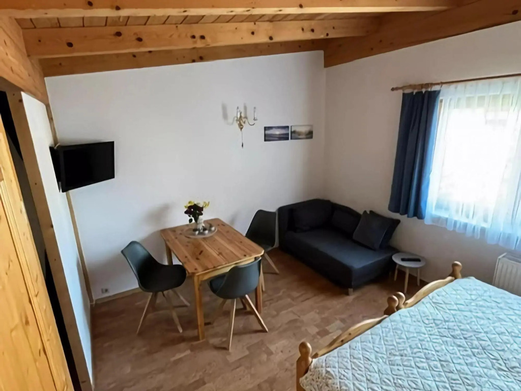 Klutz Garden Apartment