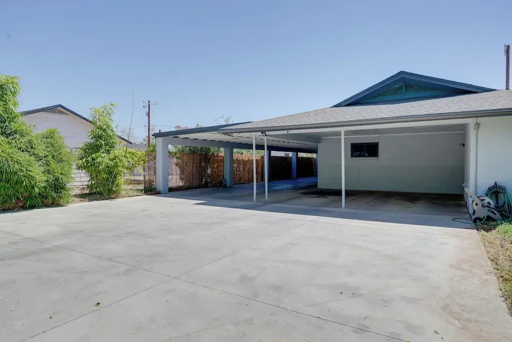 3 Mi to Roosevelt Row Arts District: Apt w/ Patio