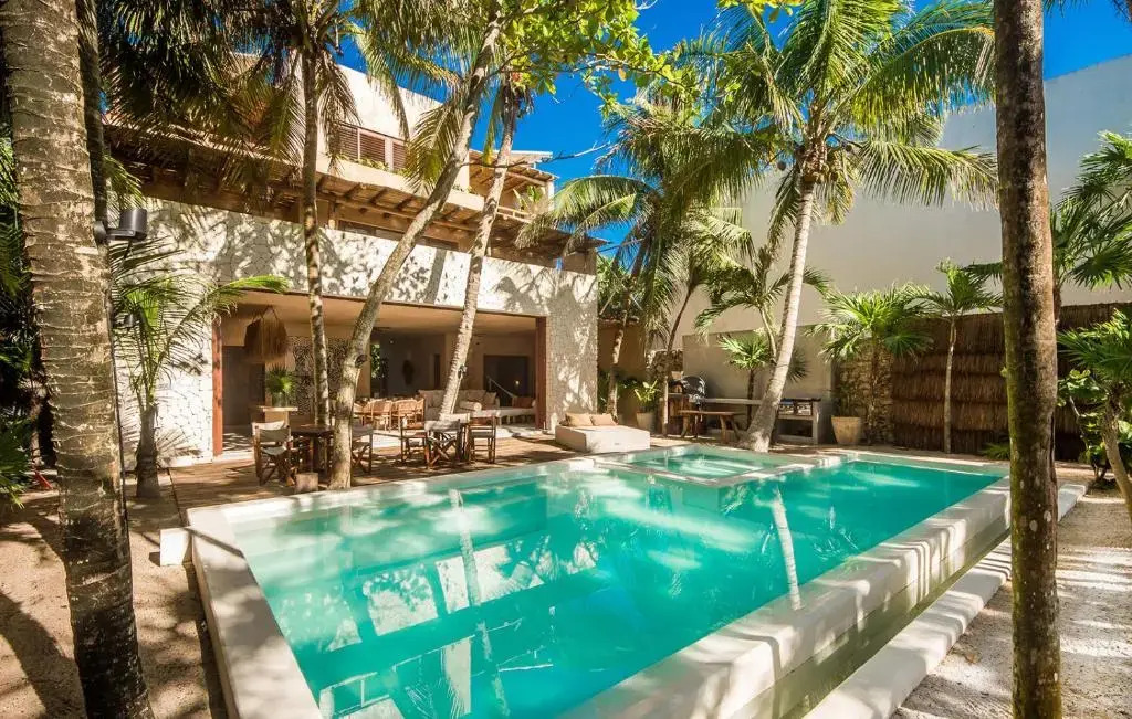 Privada Soliman Bay villa pets welcome