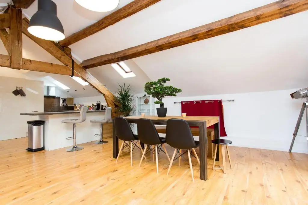 Big loft 107m2, 10min walk to Palais des Festivals