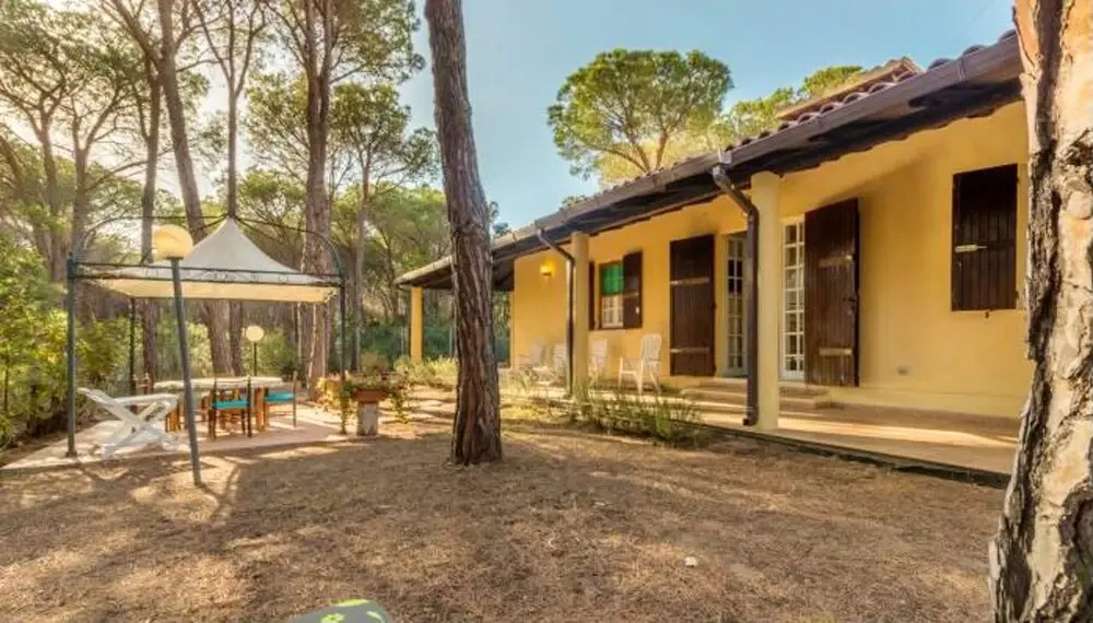 House With 4 Bedrooms in Santa Margherita di Pula, With Furnished Terrace and Wifi Near the Beach