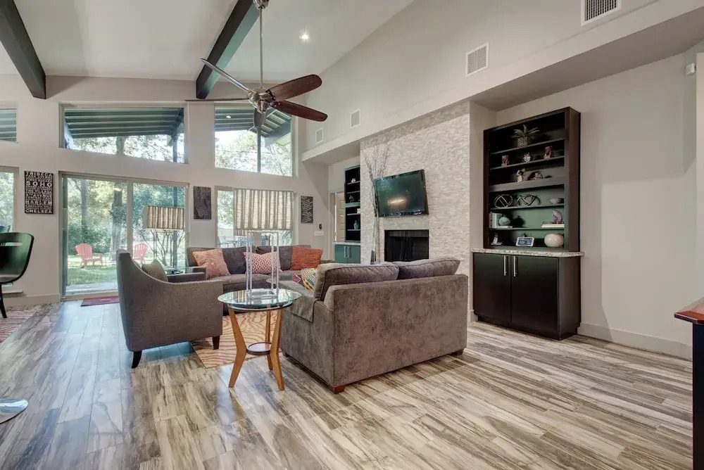 3BR Tree Shaded Home in Austin by RedAwning