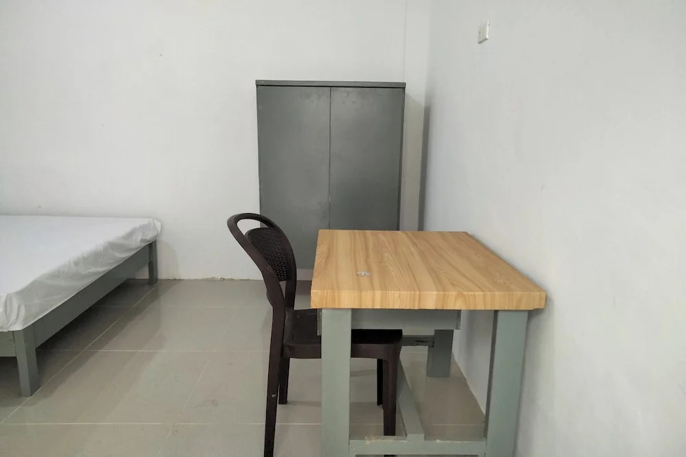 OYO Life 93054 Th Residence 135 Syariah