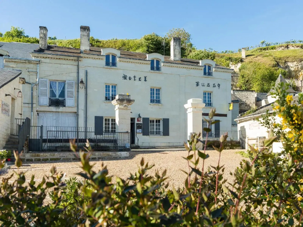 Logis Hôtel Le Bussy