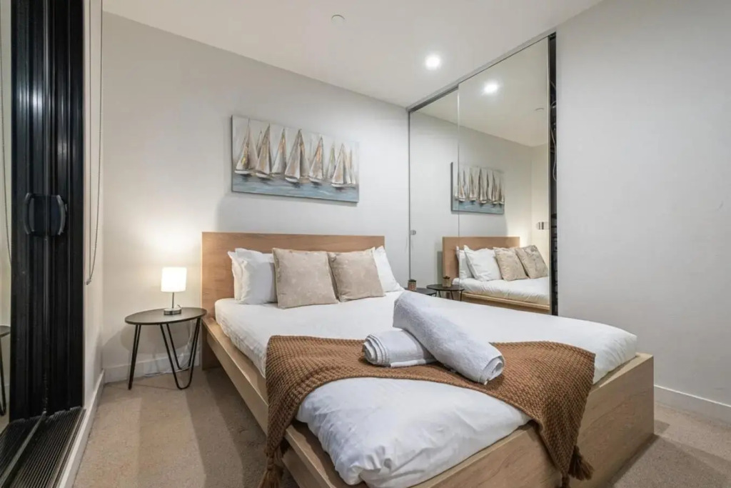 Brightly place 1BR1BA in south yarra+WIFI+Balcony