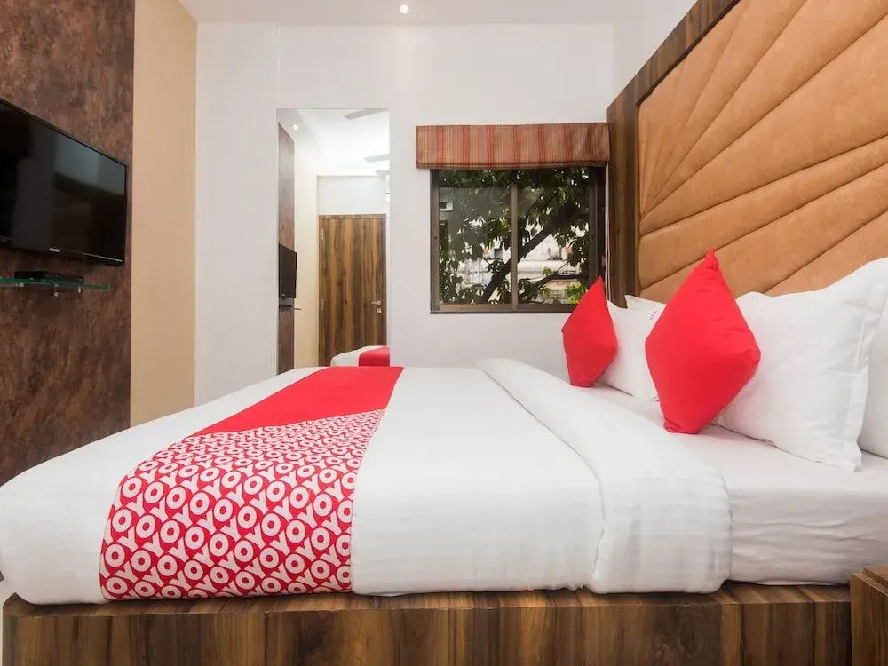 OYO 15519 Hotel Grand Residency