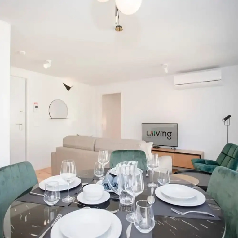 Liiiving in Porto-modern Glam Rooftop Apartment
