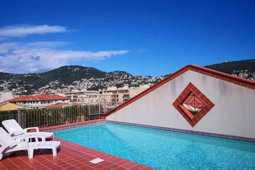 Risso - a modern one bedroom with pool
