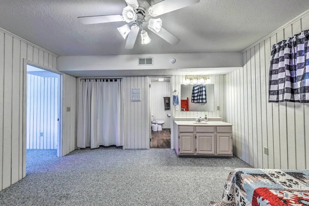 Relaxing Ruidoso Getaway w/ Spacious Deck!