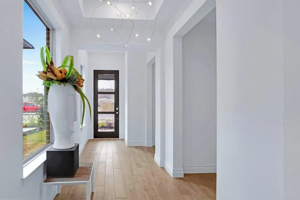 Legacy Haus Modern Stay for 8