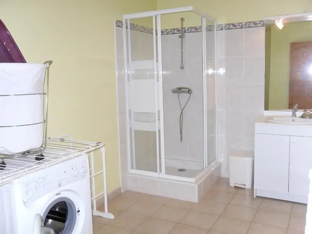 Maison de 3 chambres avec piscine privee jardin et wifi a Puycelsi