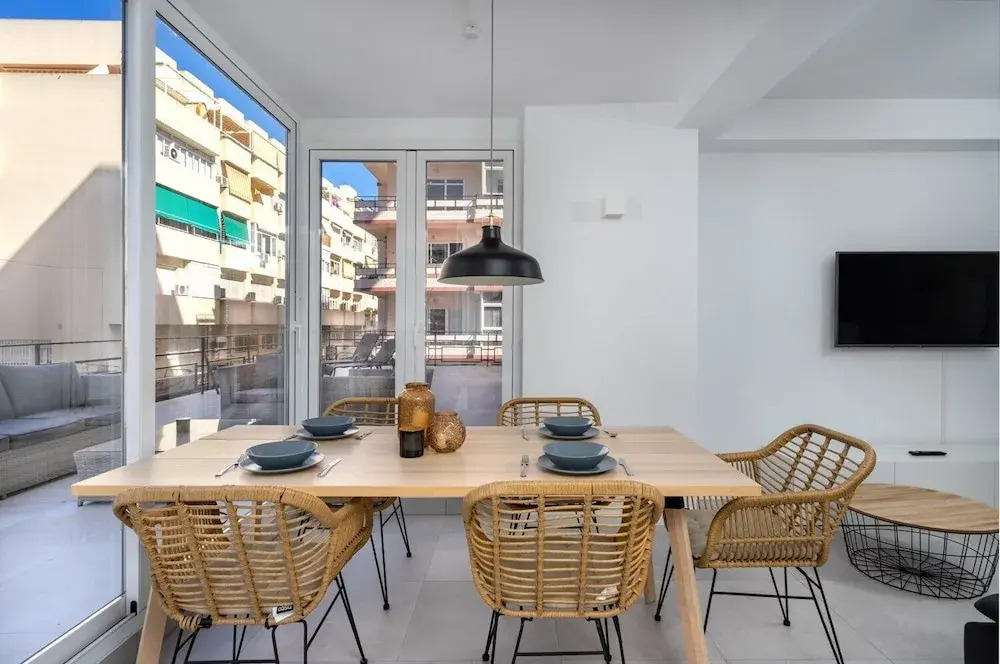 Stunning 3BR Terrace Apartment Best location Ref 124