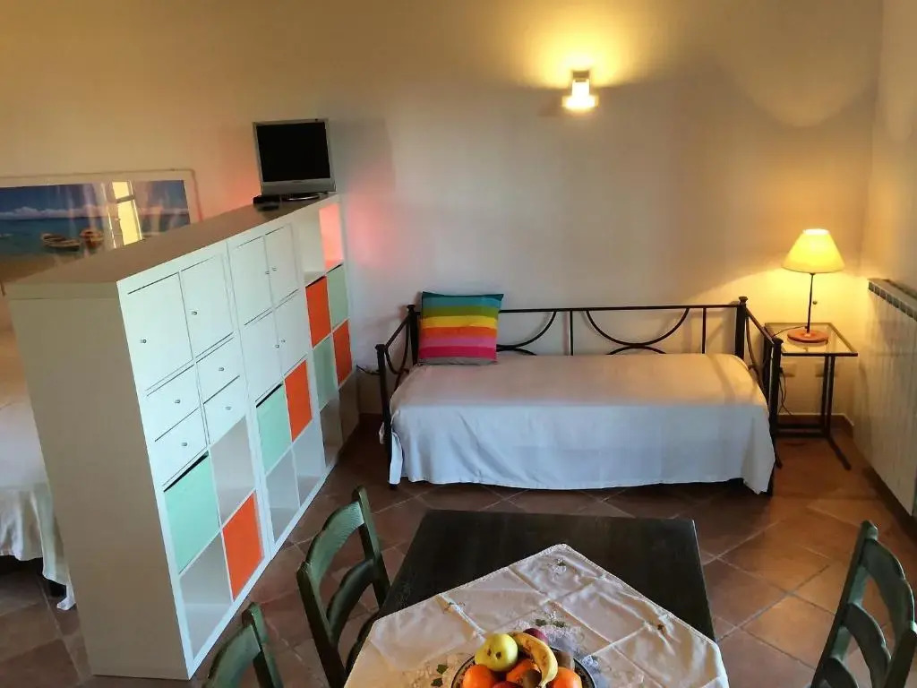 Casa "Ale" con piscina comune e bellissimo giardino a 5 minuti dal mare