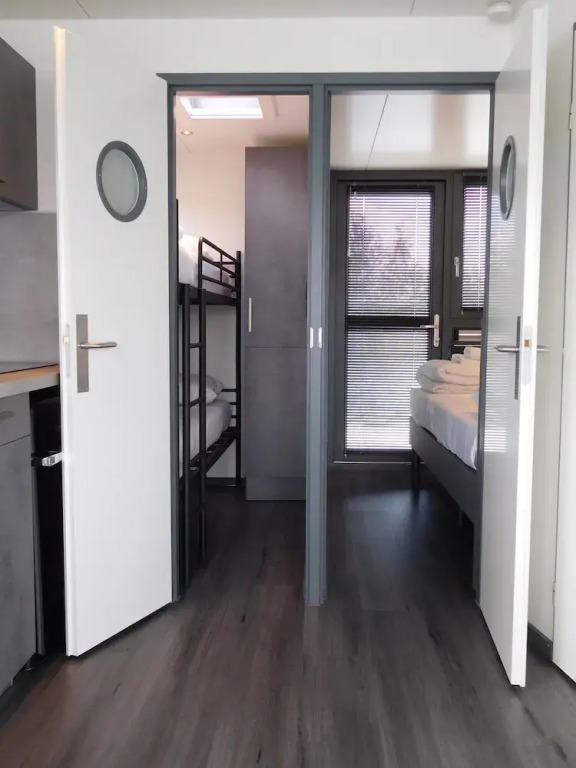 Houseboat Schellingwouderdijk