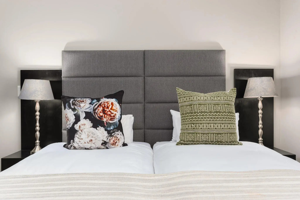 Icon Apartments