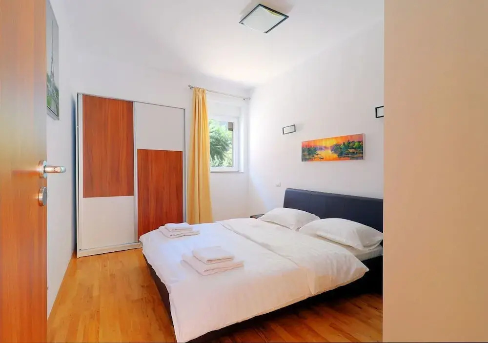 Garden Apartment close to Airport