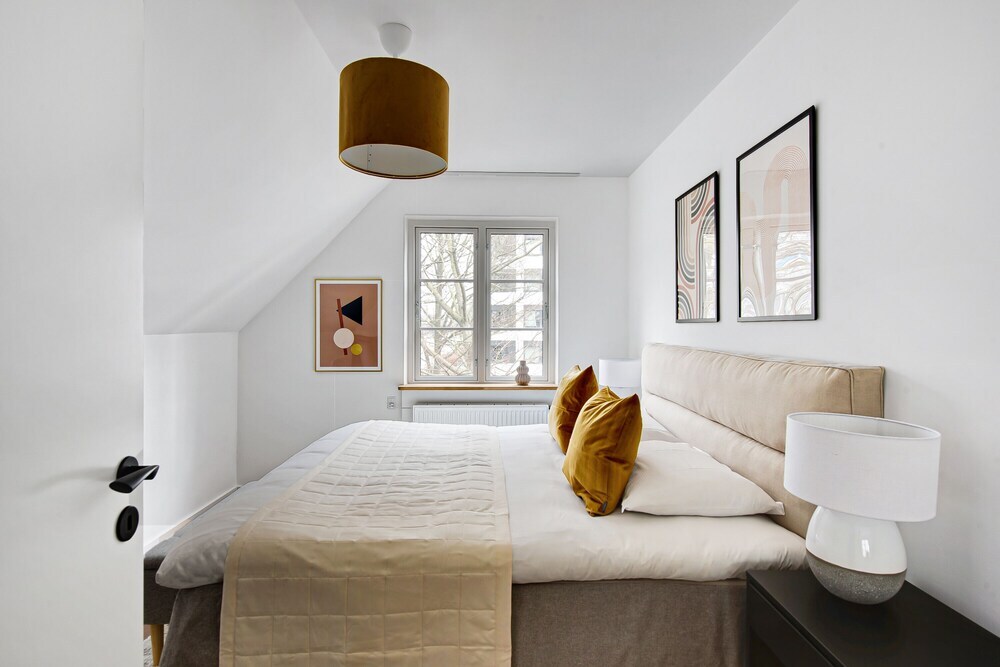 Charm 2 - Great 2-bdr Apt With Shared Garden and Balcony