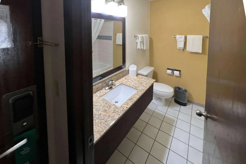 Quality Inn & Suites Farmington