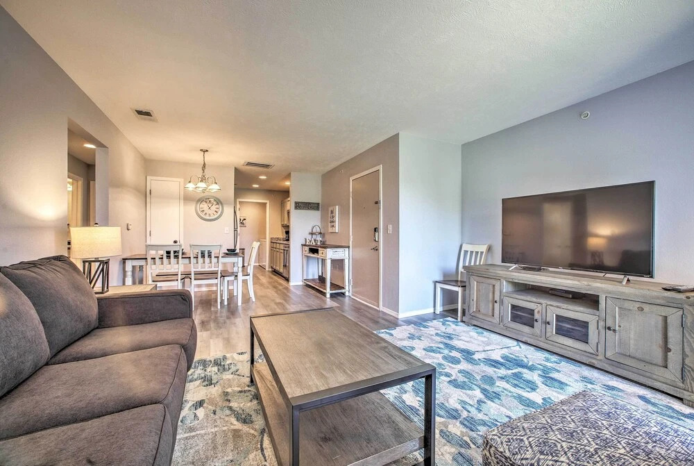 Cozy Condo w/ Pool Access in the Heart of Branson!