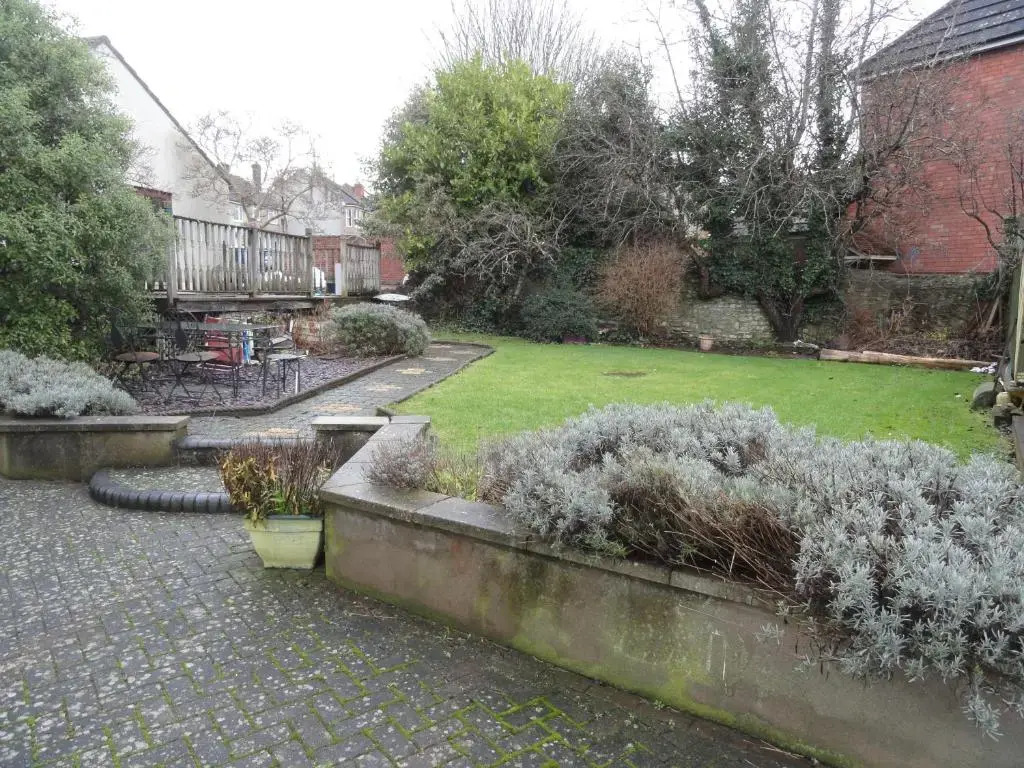 Homely and well appointed Priory Apartment by Cliftonvalley Apartments