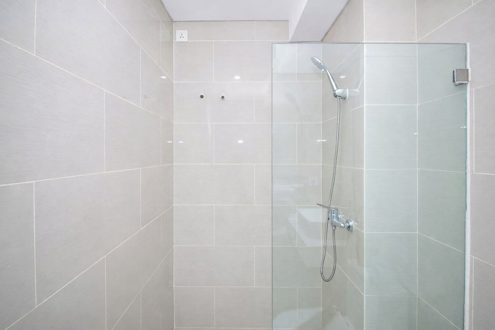 Good Design And Restful 1Br At Apartment Daan Mogot City
