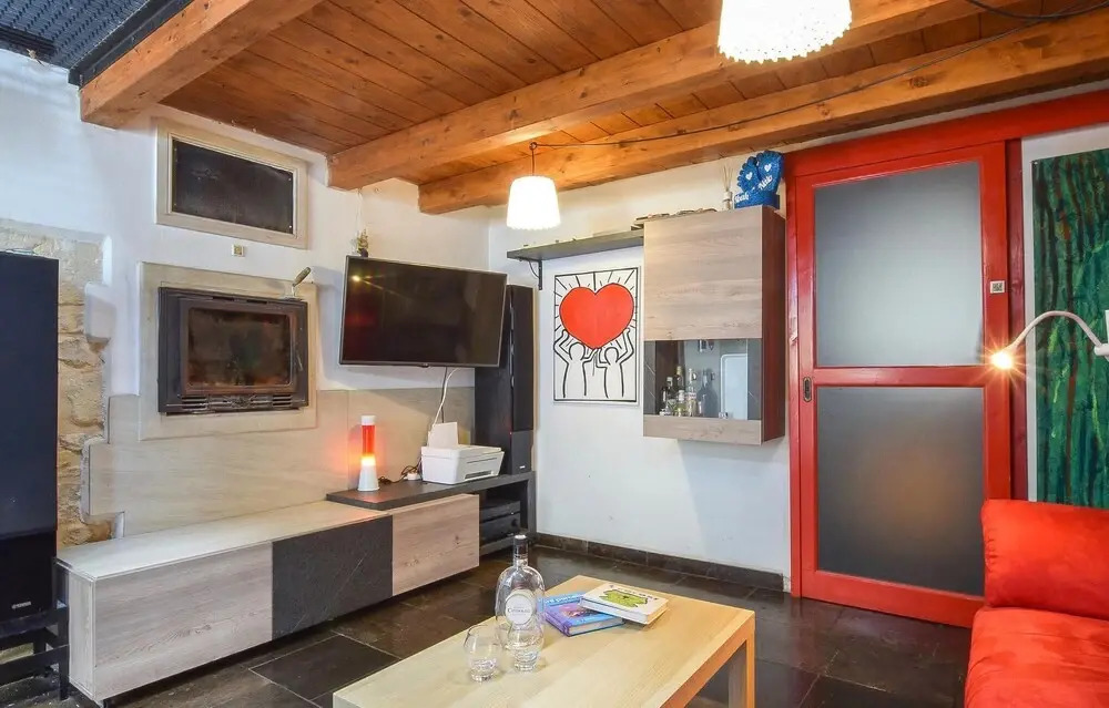 Beautiful Home in Modica With 1 Bedrooms and Wifi
