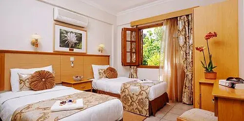 Almond Holiday Village