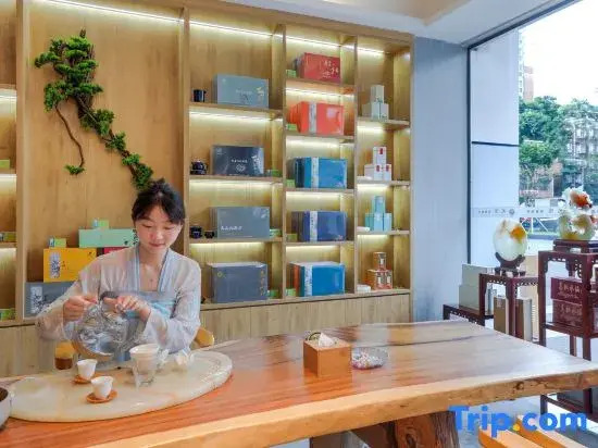 Fengyin Tianjiao Hotel (Chengdu Qianfeng Road subway station）