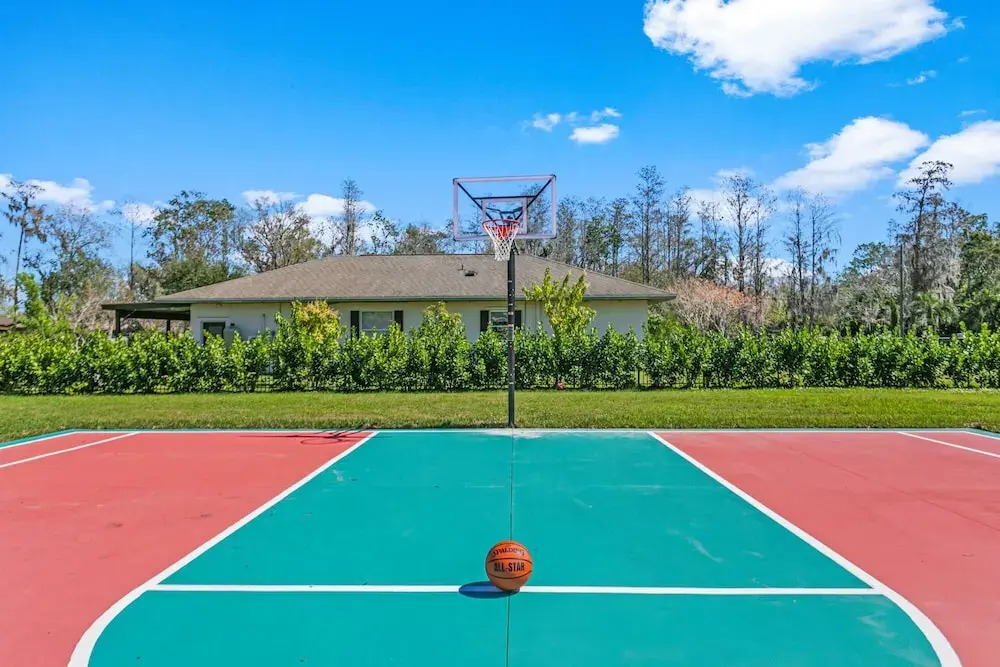 Waterfront Pool Pickleball Basket Sleeps 18
