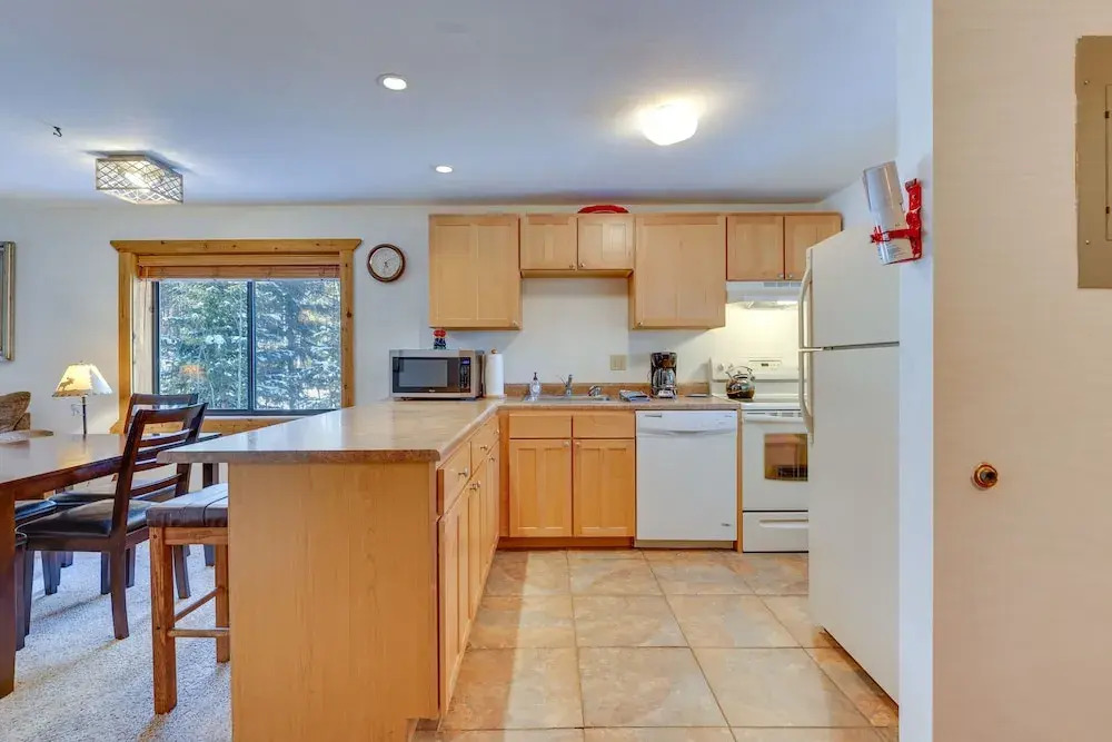 Winter Park Condo w/ Pool ~ 3 Mi to Ski Resort